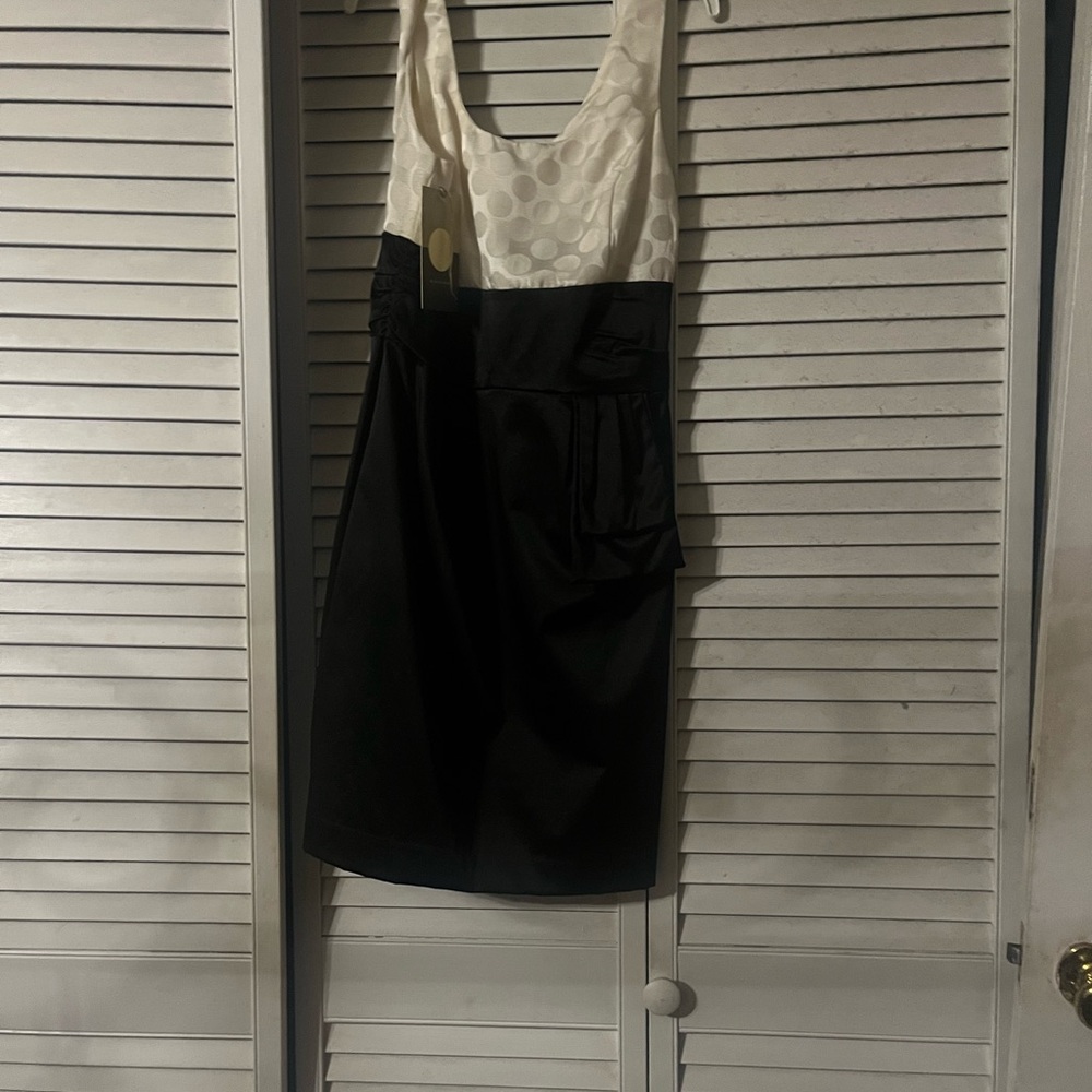 NEW Target Limited HOLIDAY edition dress, size 6. Brand new with tag. - Picture 8 of 10